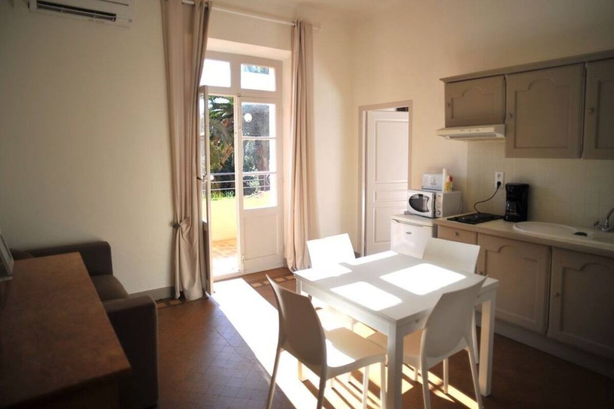 Cottage, salle de bains privée, vue jardin (Le Levant)