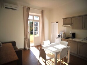 Ferienhaus, eigenes Bad, Gartenblick (Le Levant)