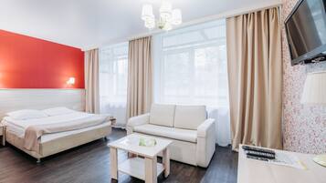 Superior-Doppelzimmer (sofa bed) | Zimmersafe, Schreibtisch, kostenloses WLAN, Bettwäsche