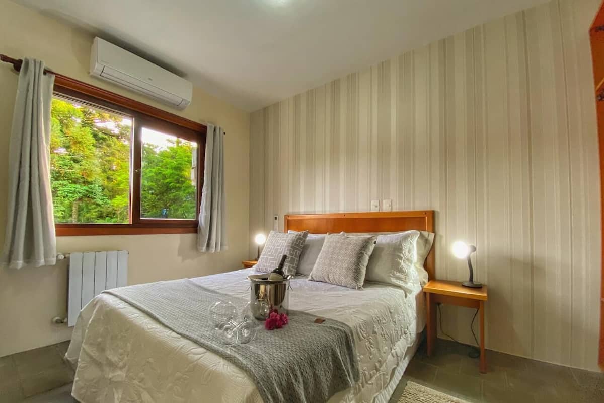 1 habitación, ropa de cama hipoalergénica, minibar y cortinas blackout