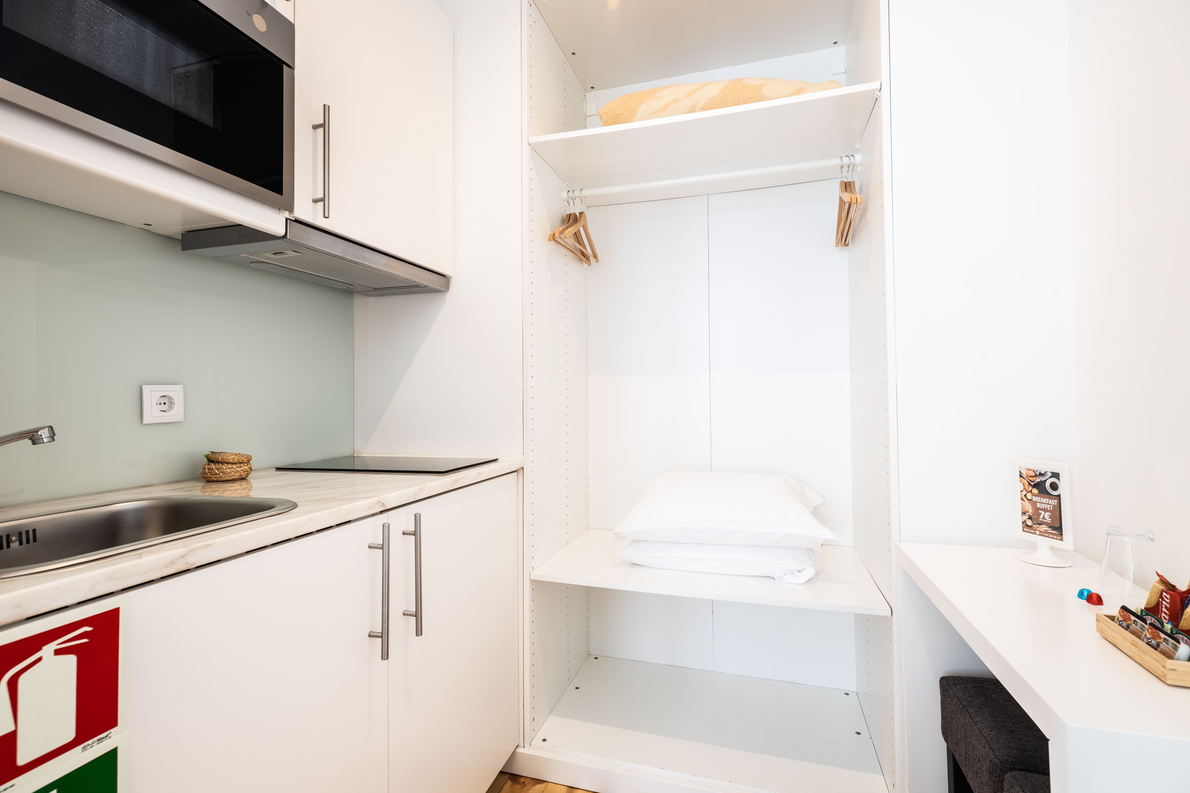 studio, balcony, city view | private kitchen