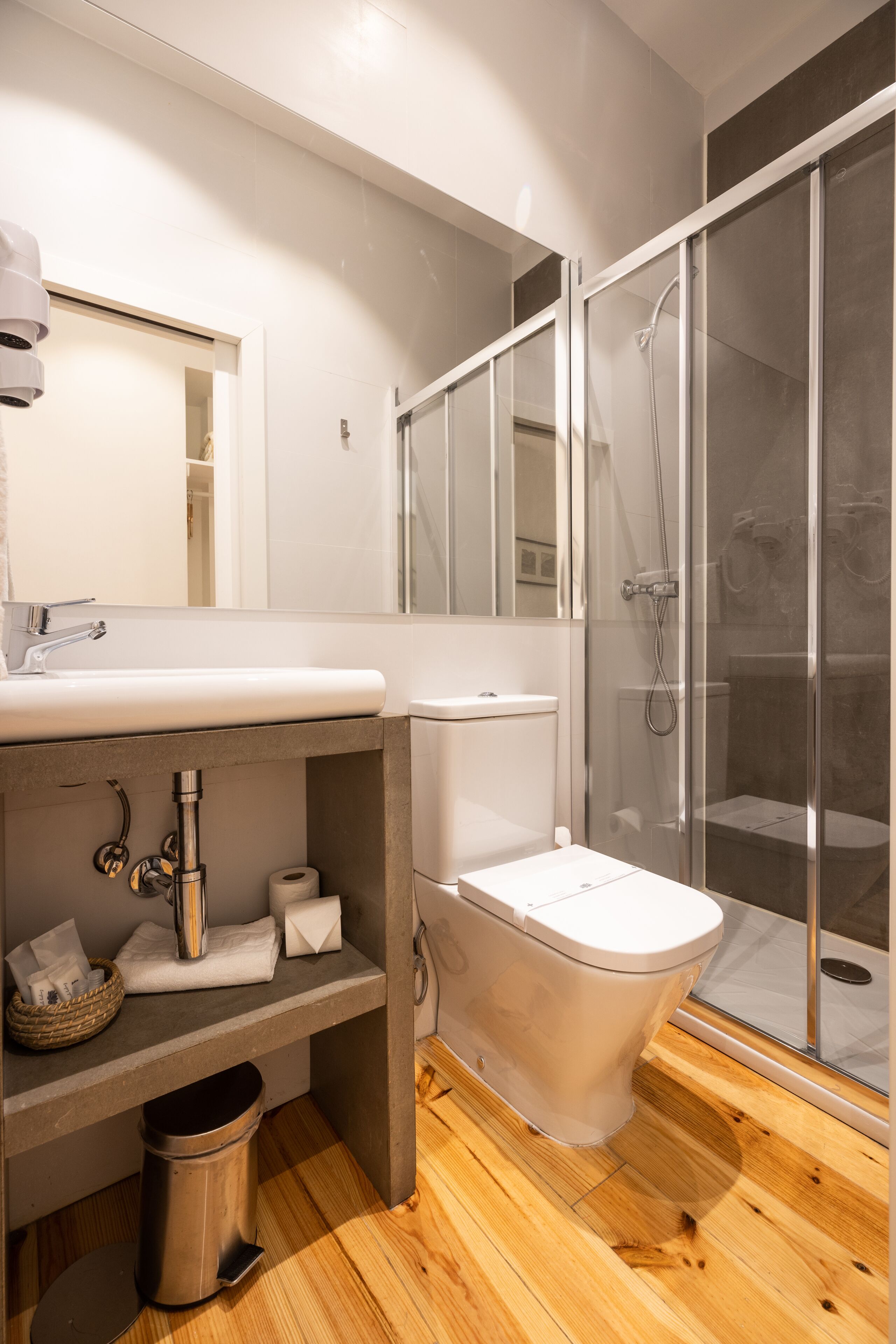 double room, terrace | bathroom | shower, free toiletries, hair dryer, towels