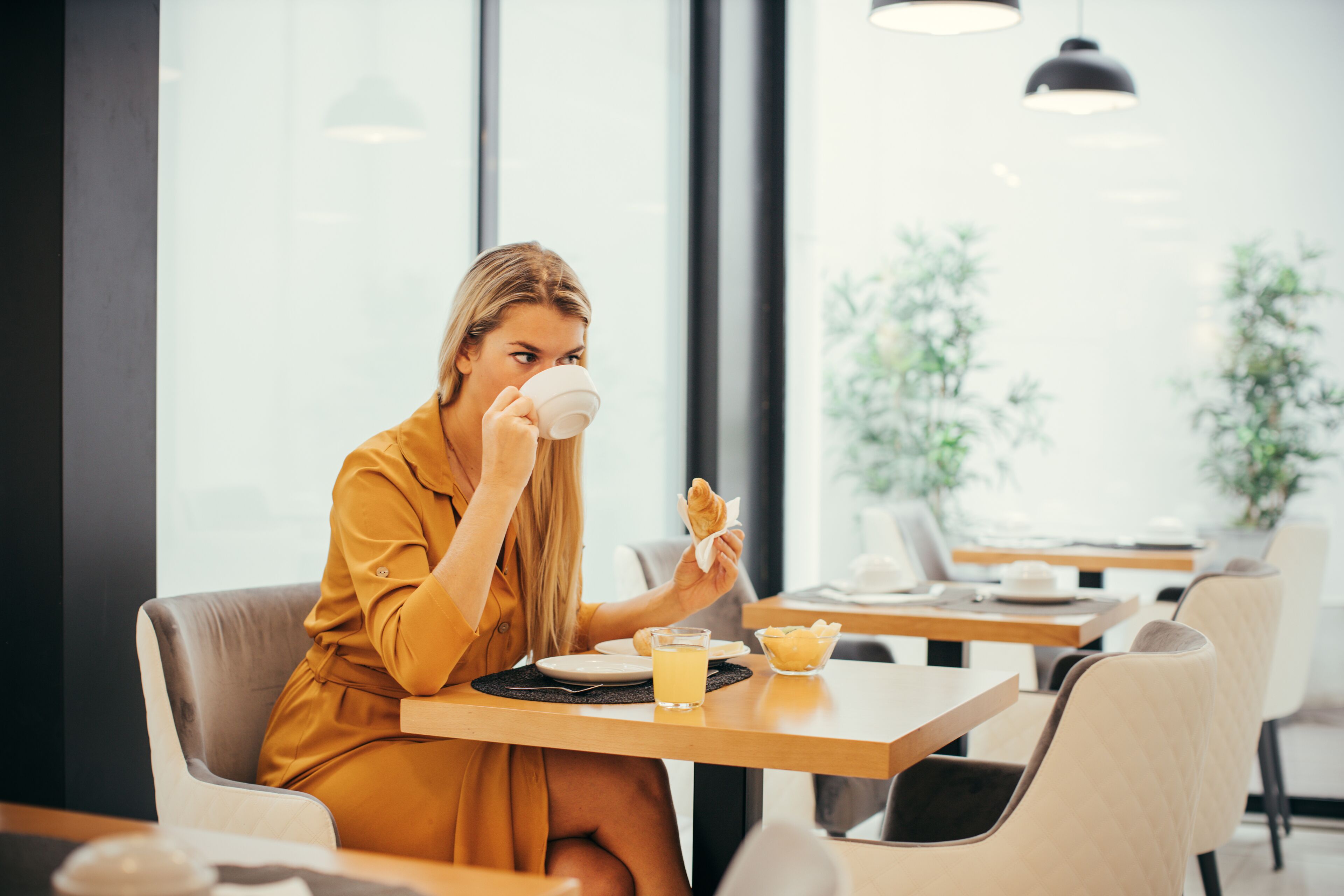 daily full breakfast (eur 8 per person)