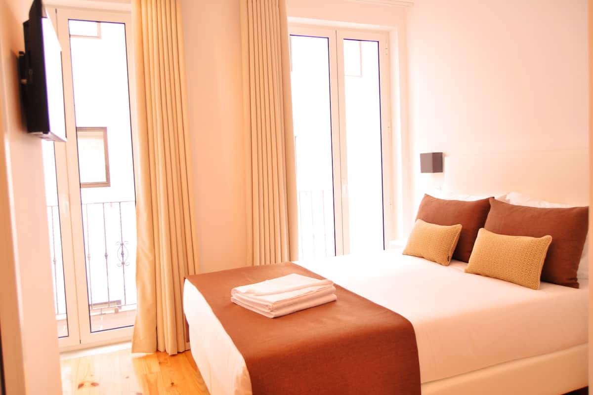 Double Room, 1 Double Bed, Balcony | Desk, blackout drapes, soundproofing, iron/ironing board (on request)