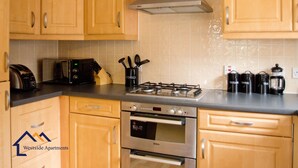 Apartment, 1 Bedroom, Garden View | Private kitchen - Sarum Suite (Basingstoke)