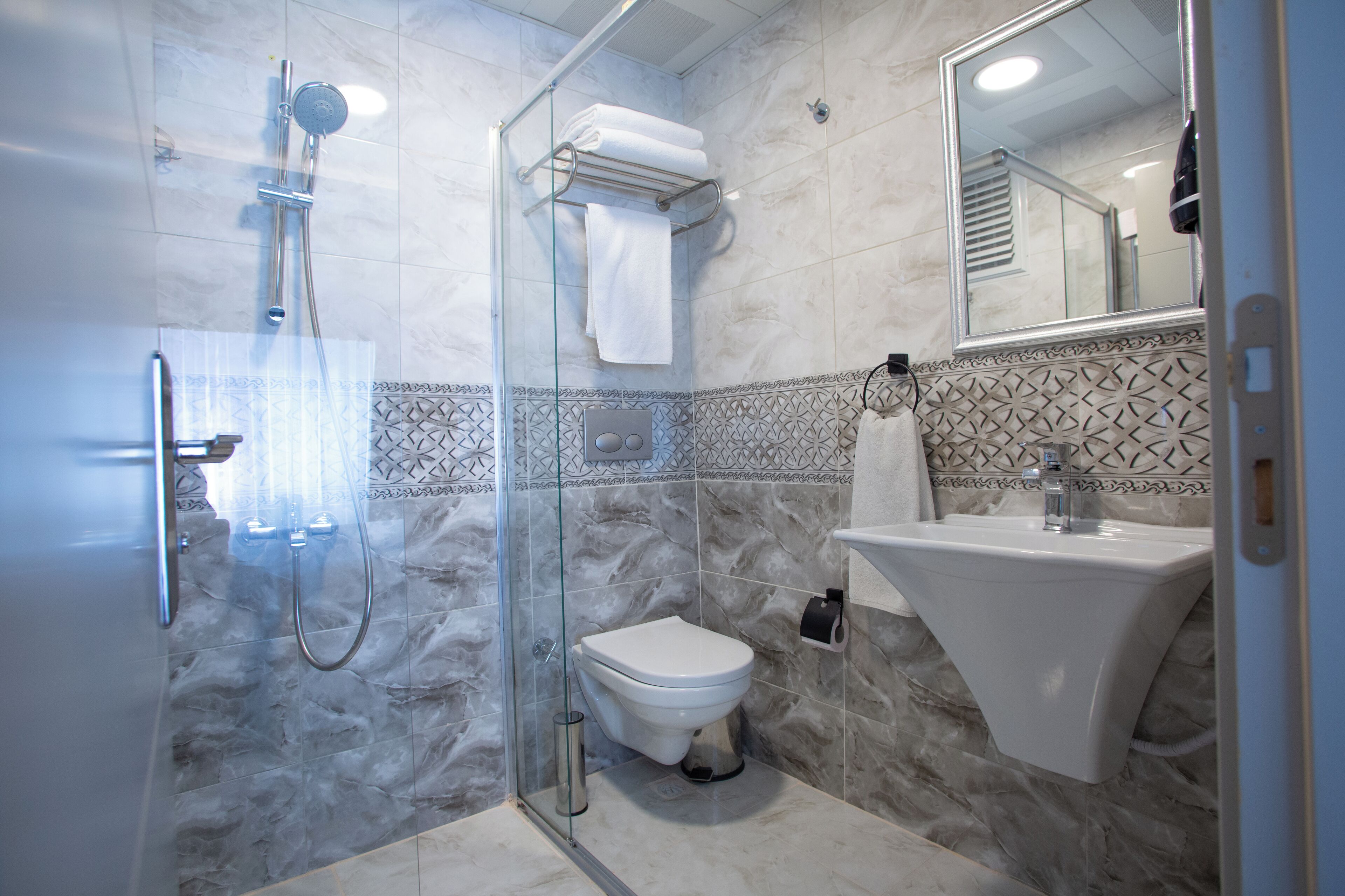 family room, connecting rooms | bathroom | shower, free toiletries, hair dryer, slippers