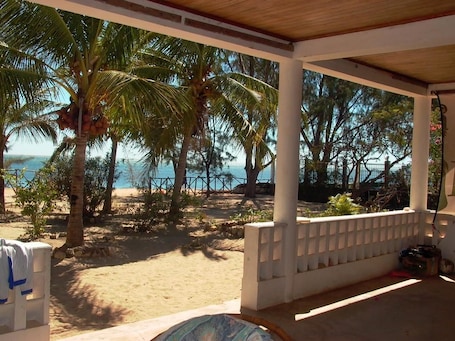 ๋น๋ผ, ์นจ์ค 2๊ฐ, ๊ธ์ฐ | ํด๋ณ/๋ฐ๋ค ์ ๋ง