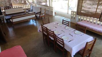 Villa, 2 Bedrooms, Non Smoking | In-room dining