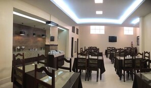 Tägliches inbegriffenes Frühstücksbuffet