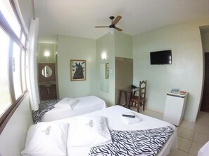 Superior Triple Room | Free WiFi, bed sheets - Hotel Marks (Abaeté)