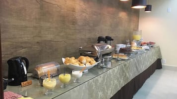 Termasuk sarapan bufet setiap hari