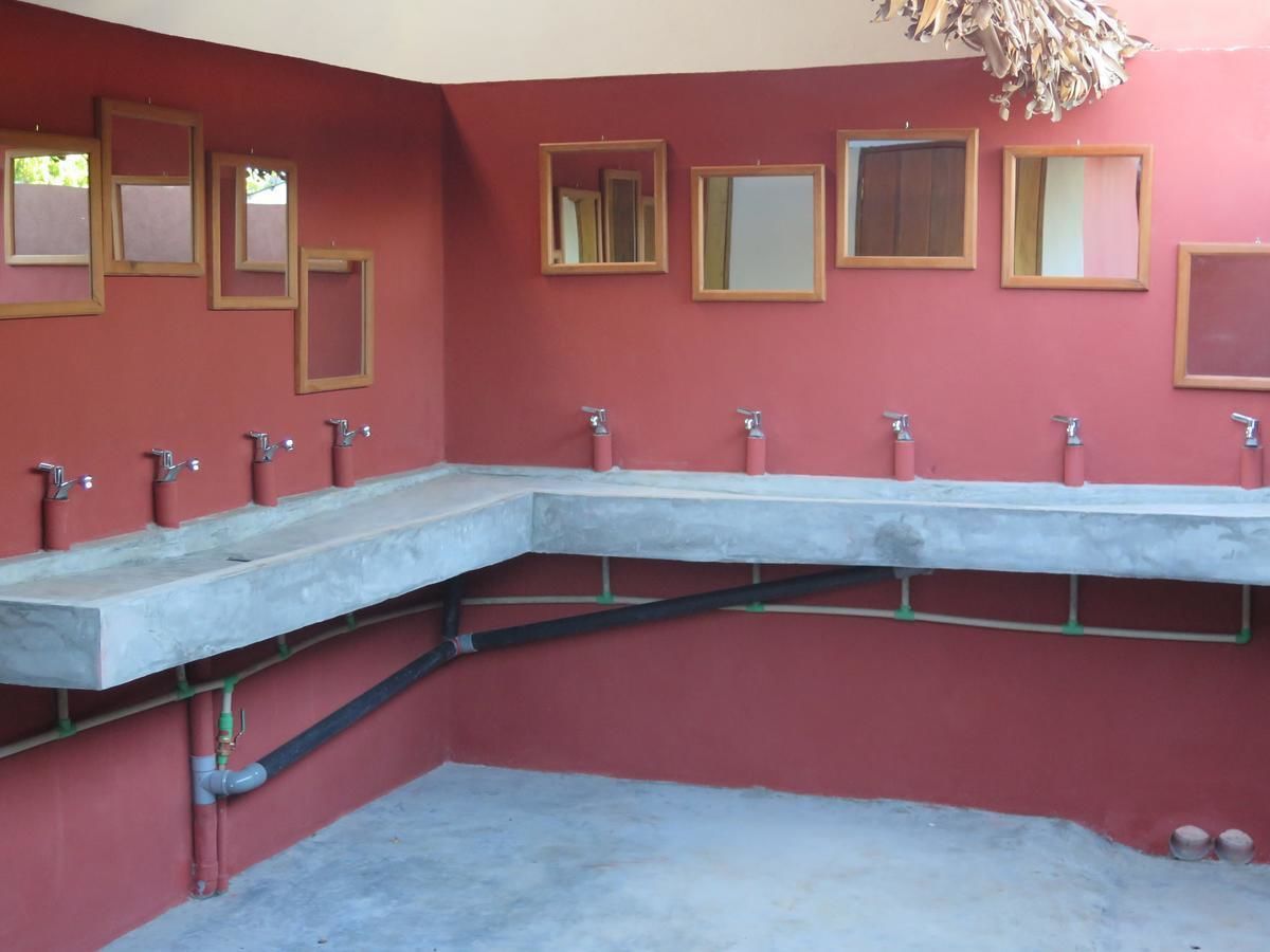 Dormitorio compartido económico (72 Beds) | Lavabo del cuarto de baño