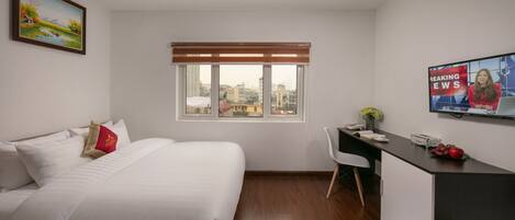 Deluxe Double Room, 1 King Bed, City View