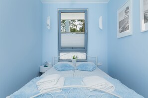 华丽公寓, 1 张大床和 1 张沙发床, 庭院景观 | 起居区 | 36-英寸液晶电视 （配备卫星频道）、电视