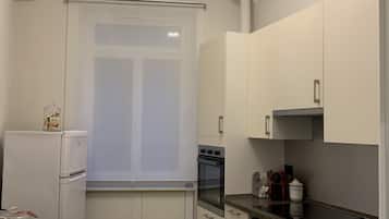 Condo, phòng tắm riêng (Pet Friendly) | Bếp riêng | Tủ lạnh, lò vi sóng, dụng cụ pha cà phê/trà, ấm điện