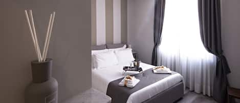 Double Room (Trebisonda) | Egyptian cotton sheets, premium bedding, down duvets, memory-foam beds