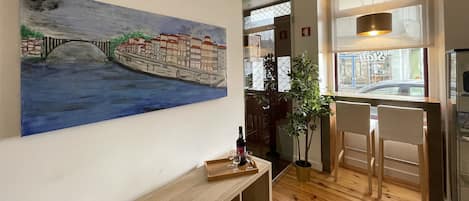 Coin salon dans le hall