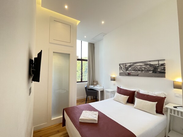 Chambre Double | Décoration personnalisée, ameublement personnalisé, bureau