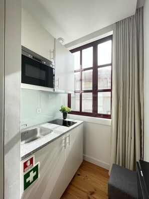 Studio | Private kitchen - MyStay Porto Centro (Porto)