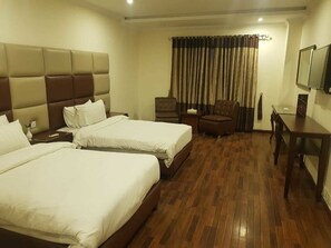 Standard Double or Twin Room, 2 Single Beds, City View | 1 bedroom, minibar, individually decorated, desk - Grand Millennium Hotel (Lahore)