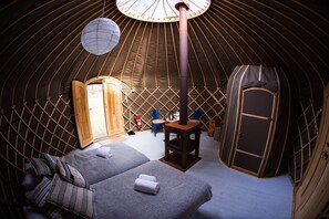 Yurt | Free WiFi