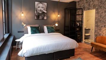 1 bedroom, premium bedding, pillow-top beds, minibar