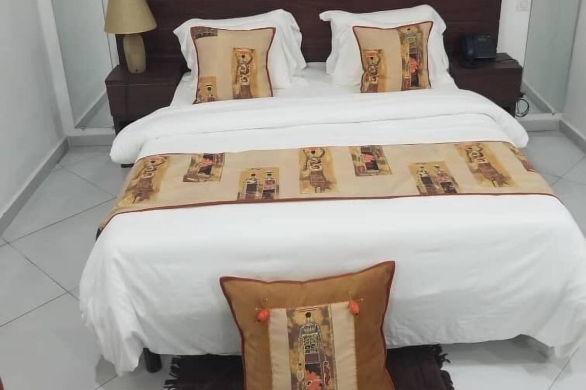 Classic Double Room, Non Smoking | Desk, blackout drapes, soundproofing, iron/ironing board (on request)