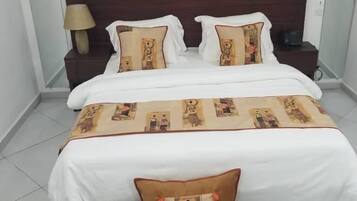 Classic Double Room, Non Smoking | Individually decorated, individually furnished, desk, blackout drapes