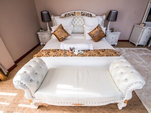 Presidential Room | Premium bedding, minibar, in-room safe, blackout drapes - Sherbourne Hotel (Kitwe)