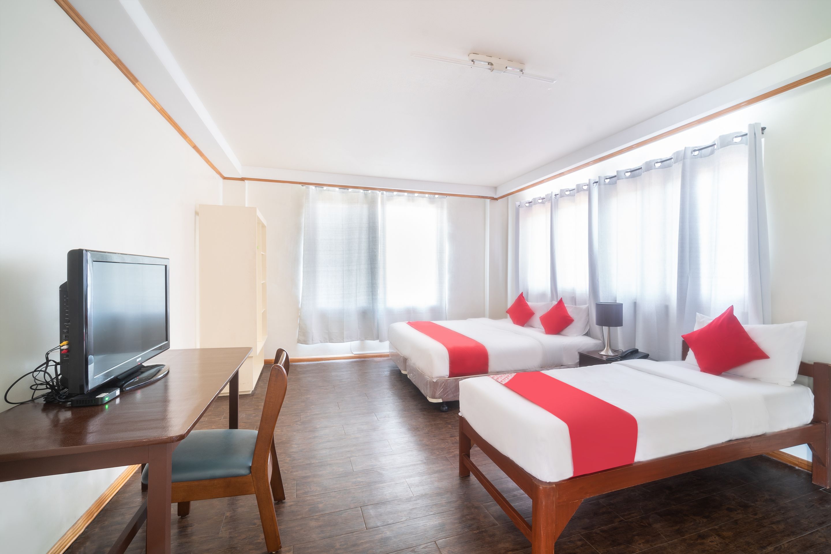 family suite | desk, free wifi, bed sheets