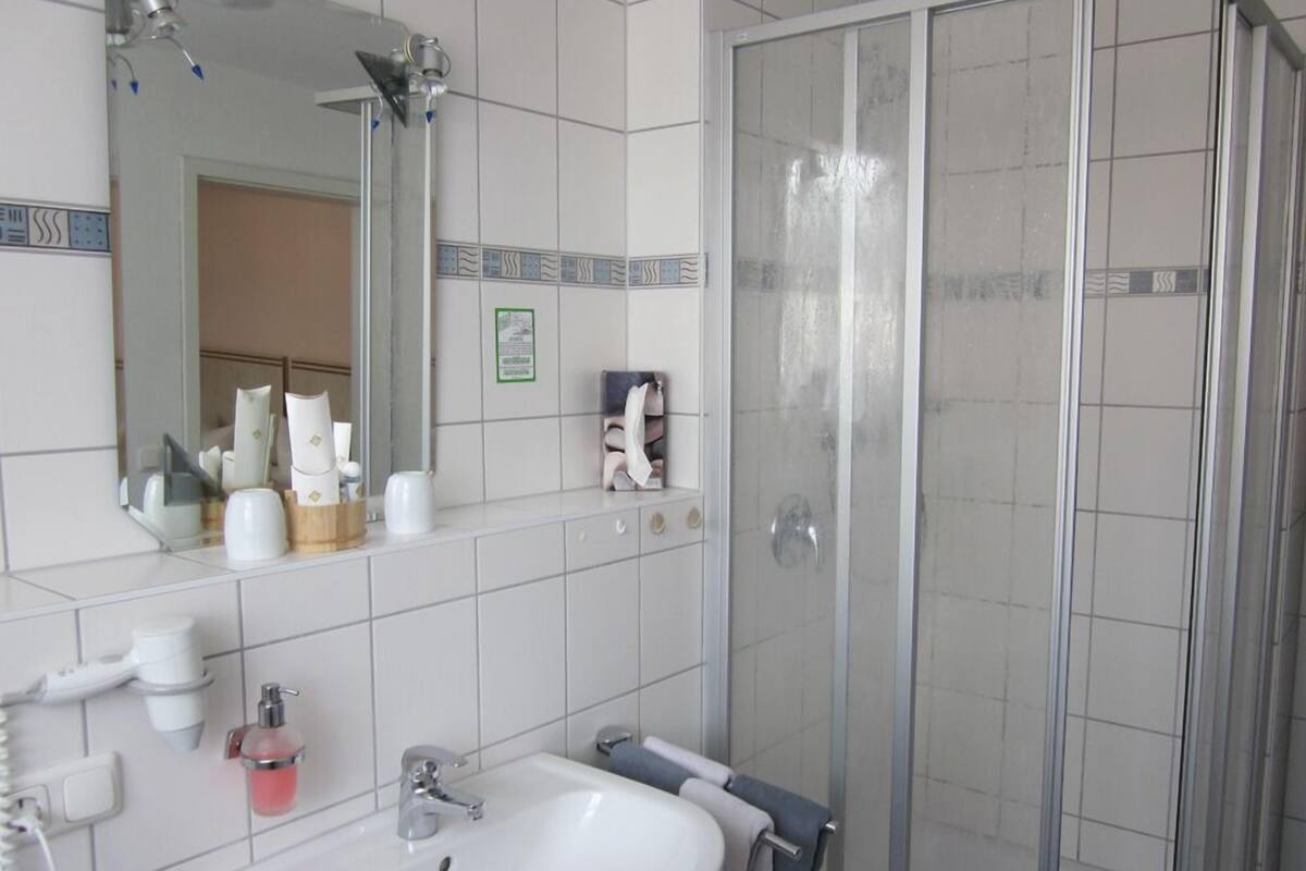 Articles de toilette gratuits, sèche-cheveux