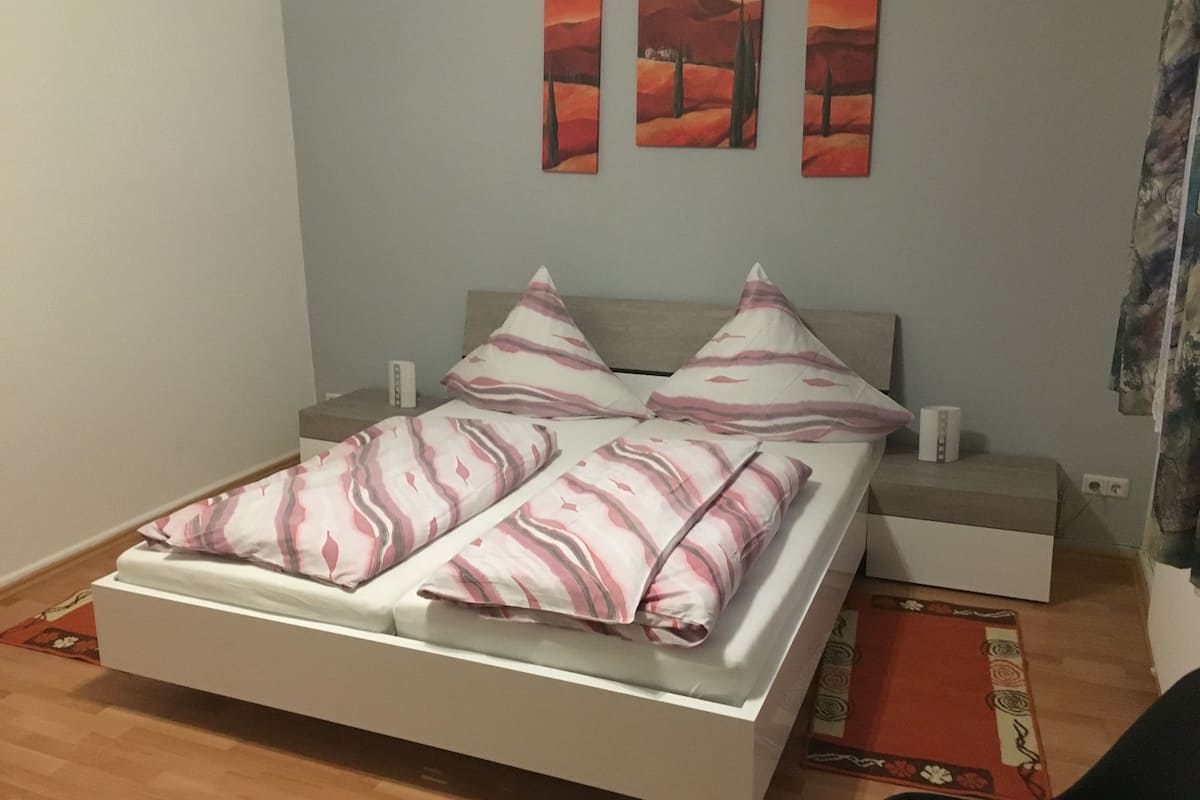 Rollaway beds (surcharge), WiFi (free)