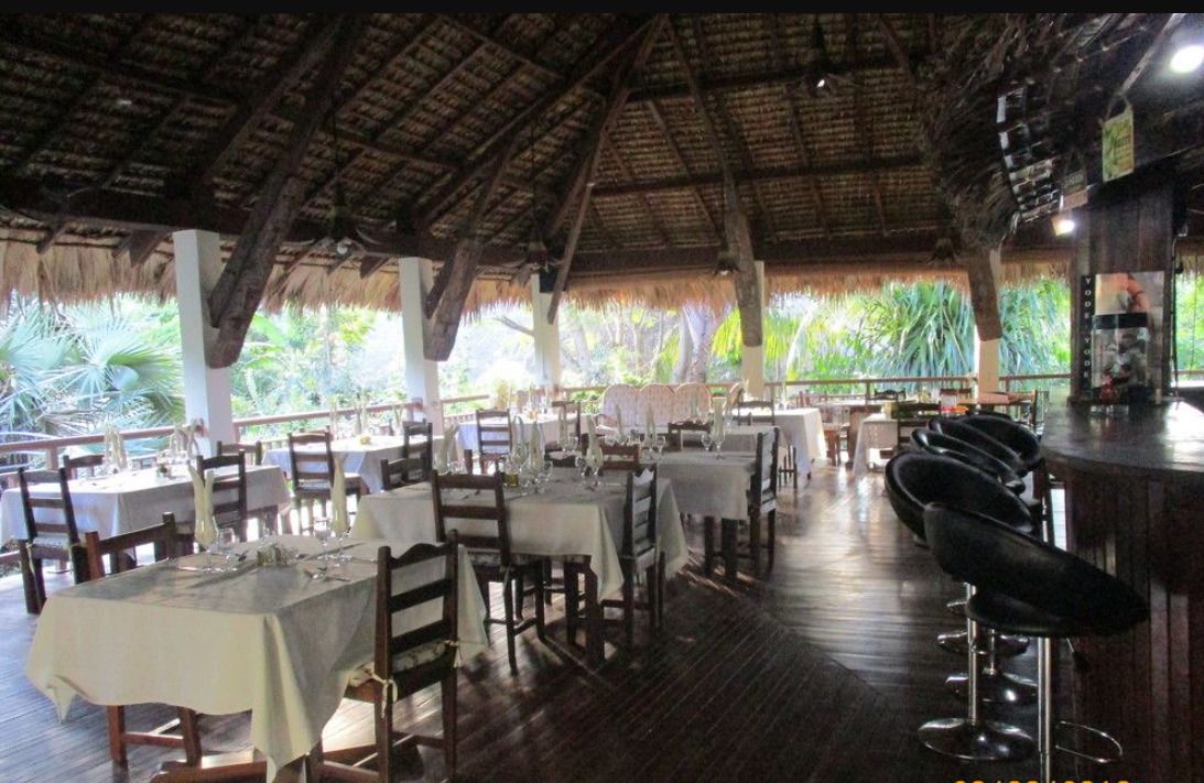 Breakfast, lunch and dinner served