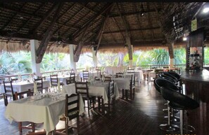 Aamiainen, lounas ja illallinen