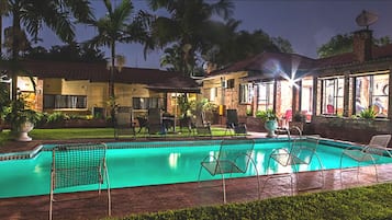 Outdoor pool, pool umbrellas, sun loungers