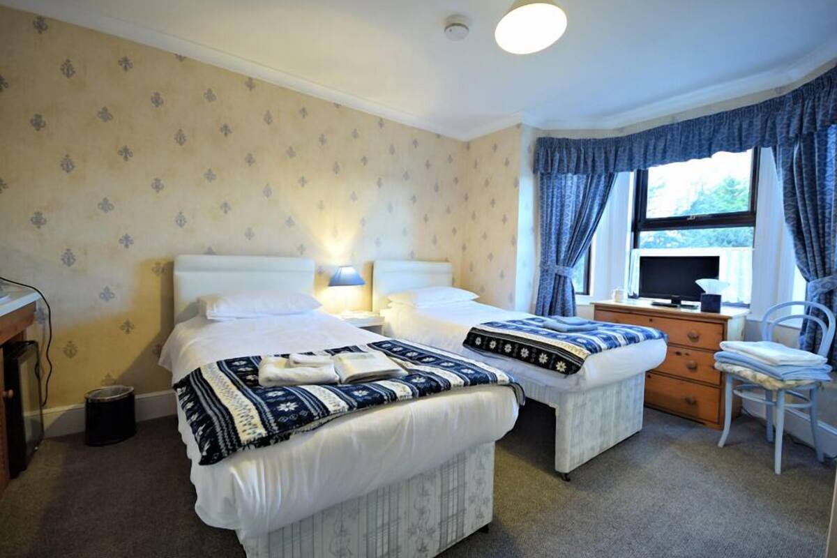 Twin Room, Ensuite, Garden View | Wi-fi percuma, dihias secara berasingan 