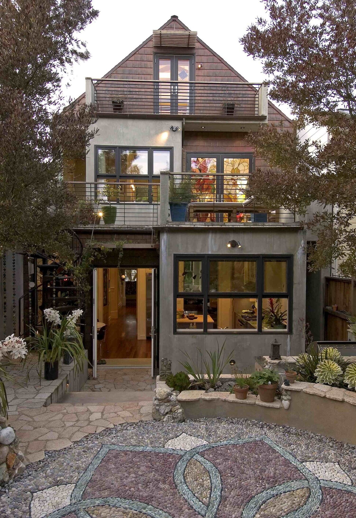 Modern addition exterior Back yard