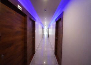 Lobby - Hotel Maryland by Sky Stays (Vadodara)