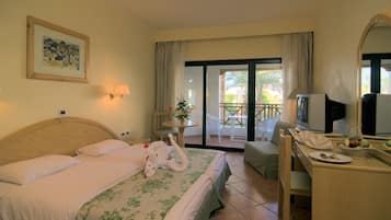 Zimmersafe, Verdunkelungsvorhänge, Bettwäsche