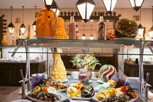 Free daily buffet breakfast