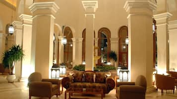 Coin salon dans le hall