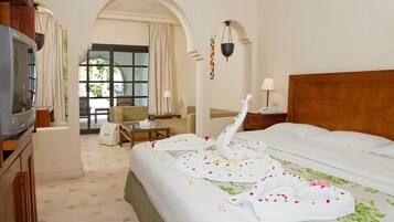 In-room safe, blackout drapes, bed sheets