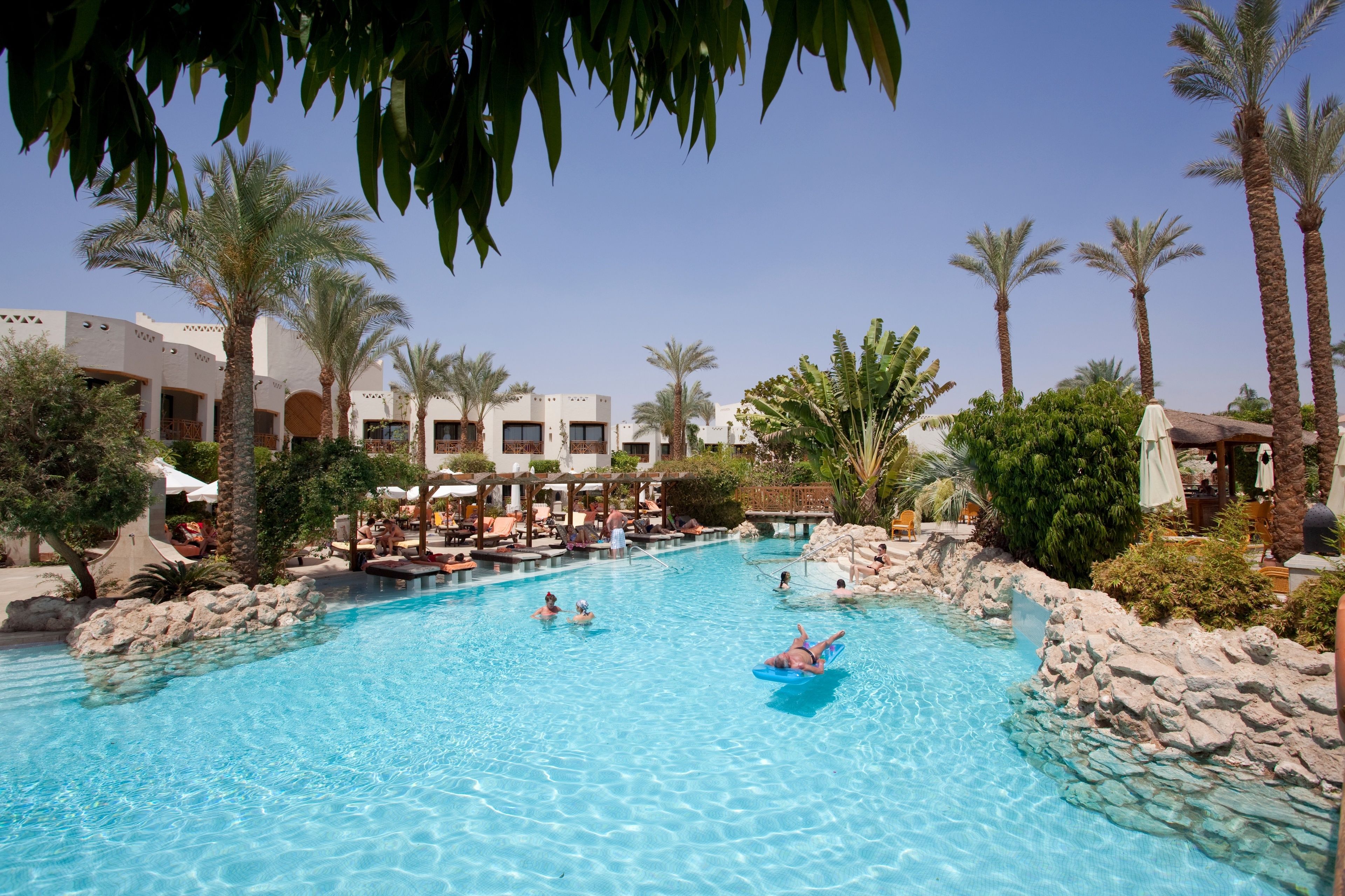 2 kolam renang terbuka, payung kolam, kerusi lepak pantai 