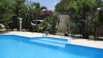 Outdoor pool, pool loungers