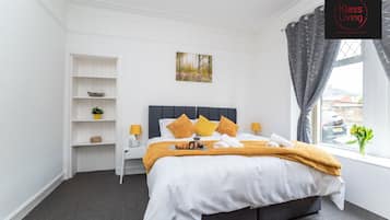 Traditional Apartment, 1 Bedroom, Courtyard View | Iron/ironing board, free WiFi, bed sheets