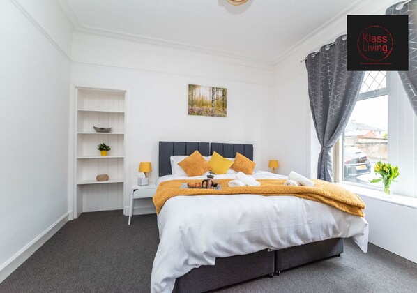 Traditional Apartment, 1 Bedroom, Courtyard View | Iron/ironing board, free WiFi, bed sheets - One Bedroom Apartment by Klass Living Serviced Accommodation Coatbridge - Albion Apartment with Wifi and Parking (Coatbridge)
