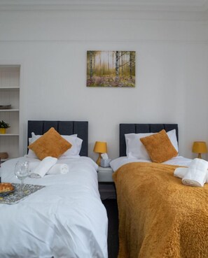 Interior - One Bedroom Apartment by Klass Living Serviced Accommodation Coatbridge - Albion Apartment with Wifi and Parking (Coatbridge)
