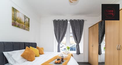 One Bedroom Apartment by Klass Living Serviced Accommodation Coatbridge - Albion Apartment with Wifi and Parking