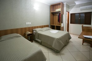 스탠다드룸, 침대(여러 개) | 무료 WiFi, 침대 시트