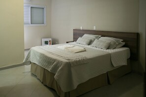 Suite Deluks, 1 Tempat Tidur King | Wi-Fi gratis dan seprai linen